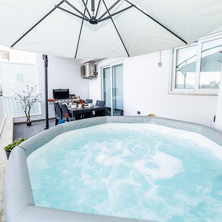 Sea Breeze, Spacious 2-Bedroom Lux Seaside Apartments เซนต์พอลส์เบย์ ภายนอก รูปภาพ