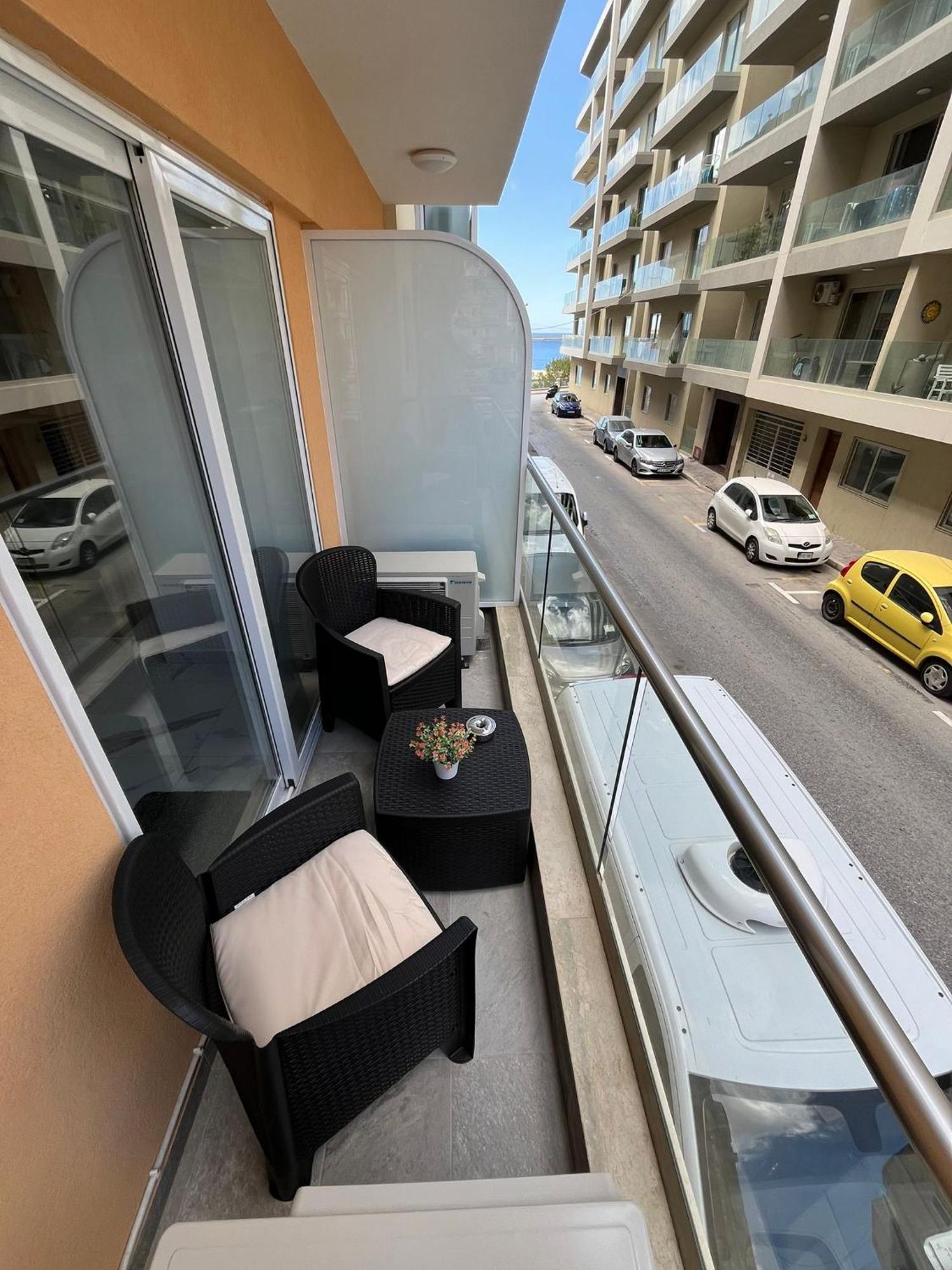 Sea Breeze, Spacious 2-Bedroom Lux Seaside Apartments เซนต์พอลส์เบย์ ภายนอก รูปภาพ