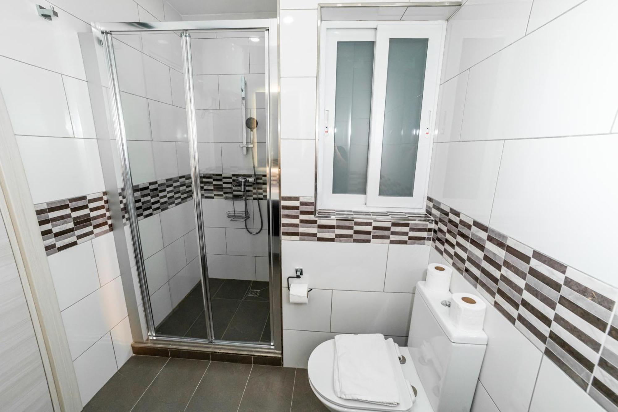 Sea Breeze, Spacious 2-Bedroom Lux Seaside Apartments เซนต์พอลส์เบย์ ภายนอก รูปภาพ