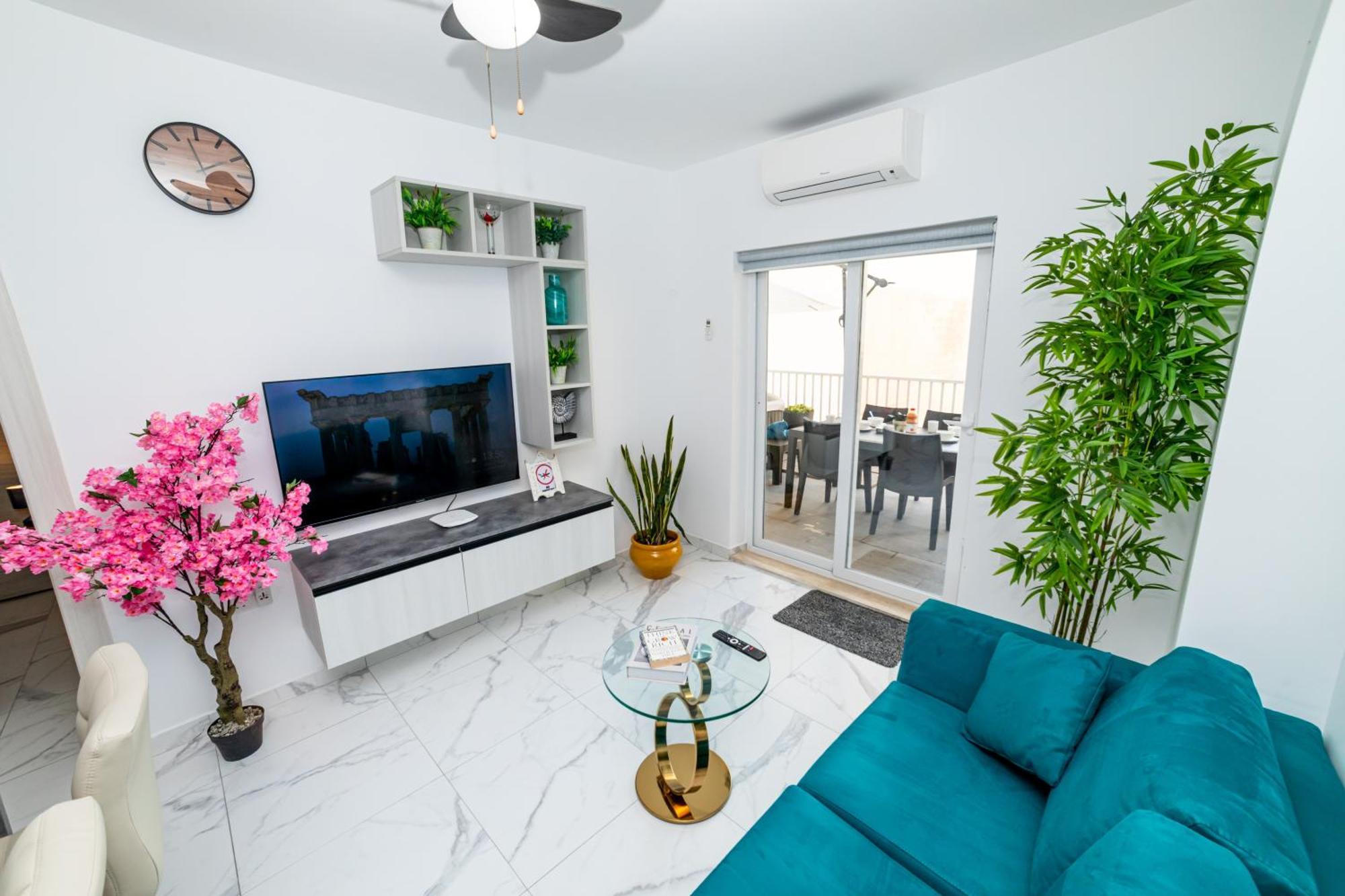 Sea Breeze, Spacious 2-Bedroom Lux Seaside Apartments เซนต์พอลส์เบย์ ภายนอก รูปภาพ