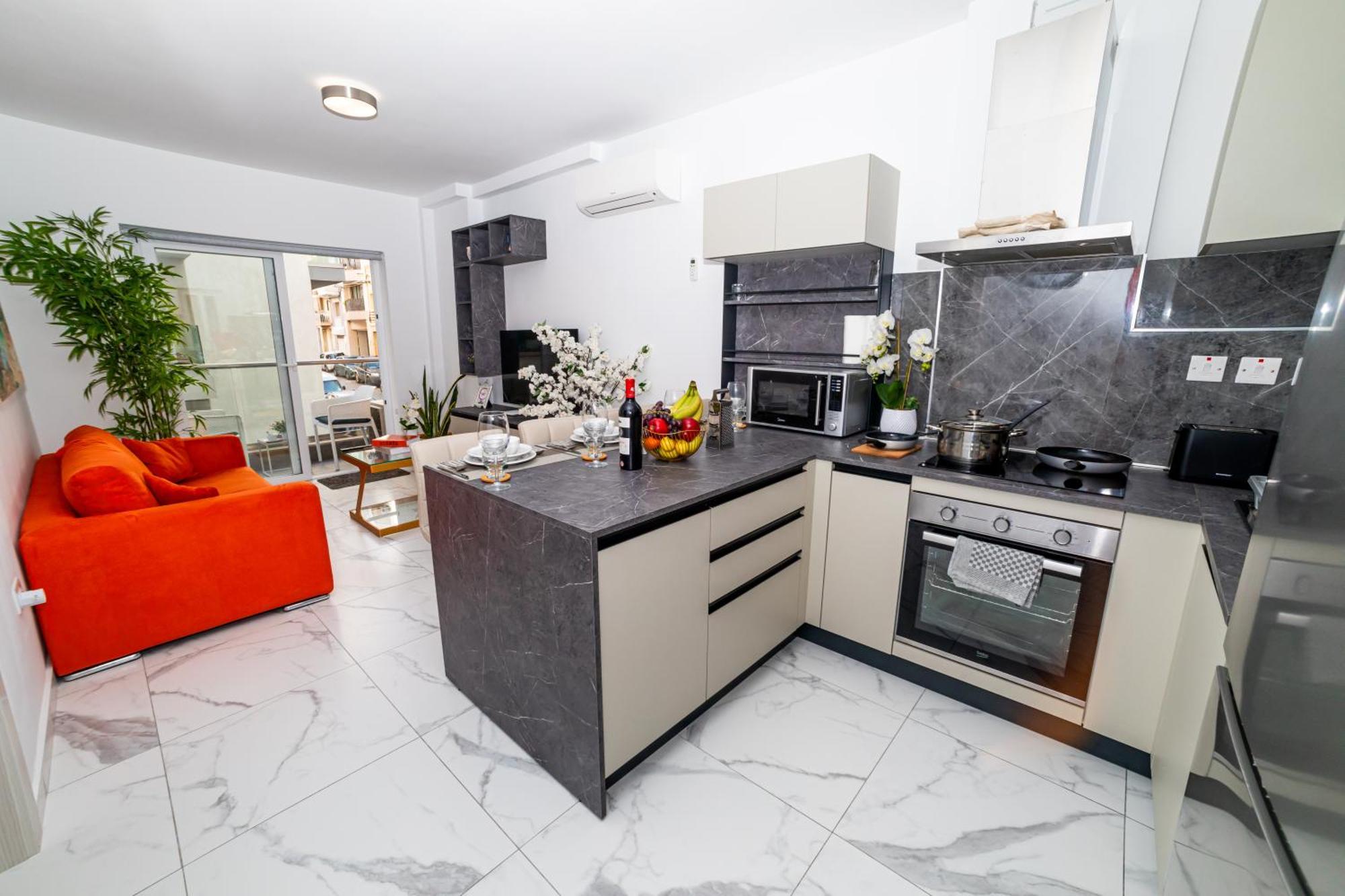 Sea Breeze, Spacious 2-Bedroom Lux Seaside Apartments เซนต์พอลส์เบย์ ภายนอก รูปภาพ