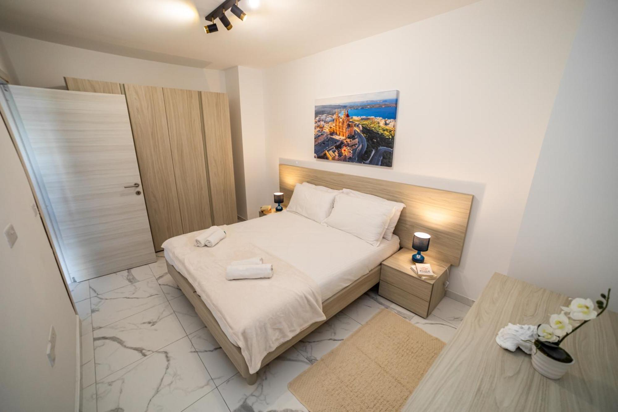 Sea Breeze, Spacious 2-Bedroom Lux Seaside Apartments เซนต์พอลส์เบย์ ภายนอก รูปภาพ
