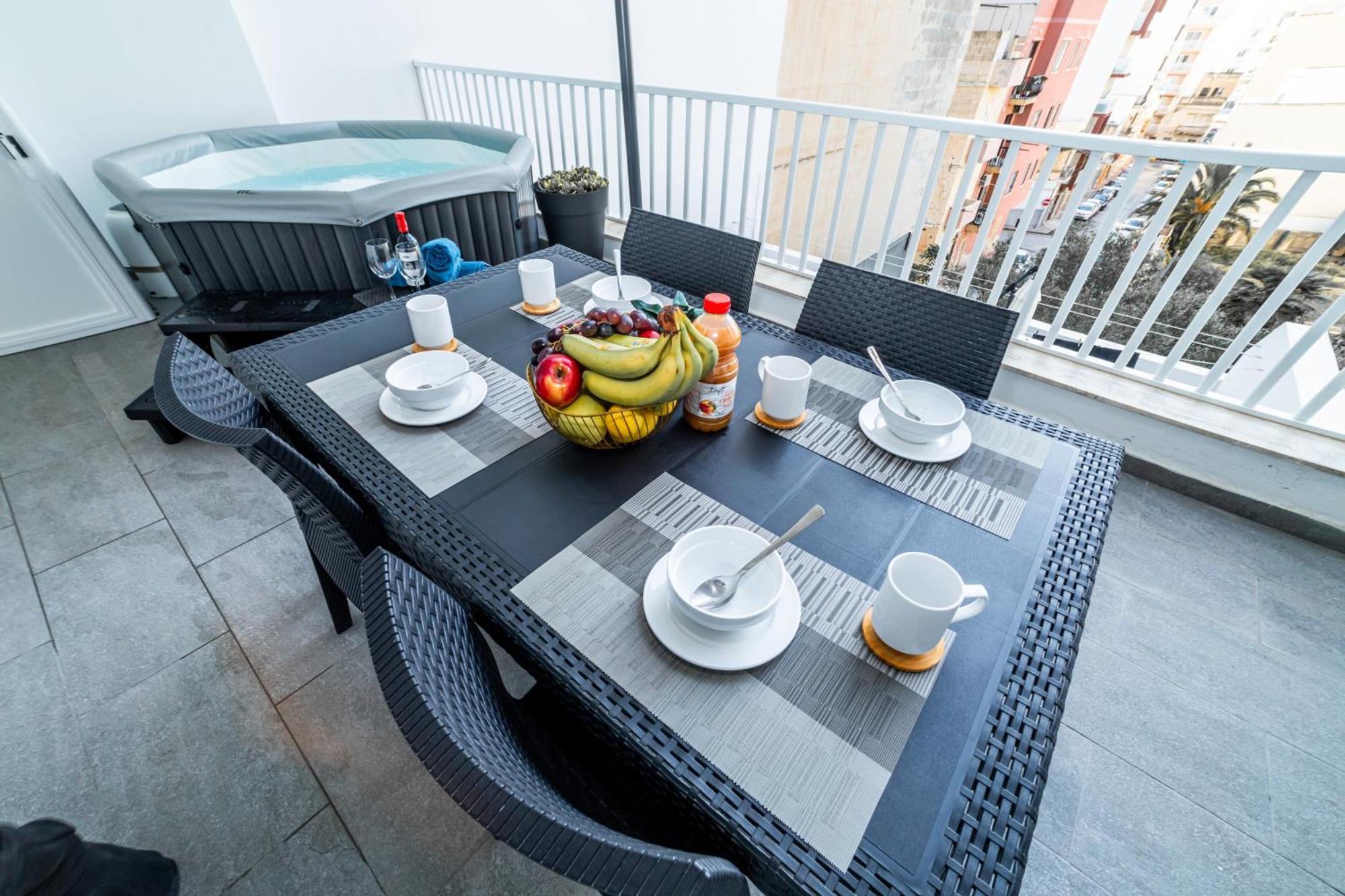 Sea Breeze, Spacious 2-Bedroom Lux Seaside Apartments เซนต์พอลส์เบย์ ภายนอก รูปภาพ