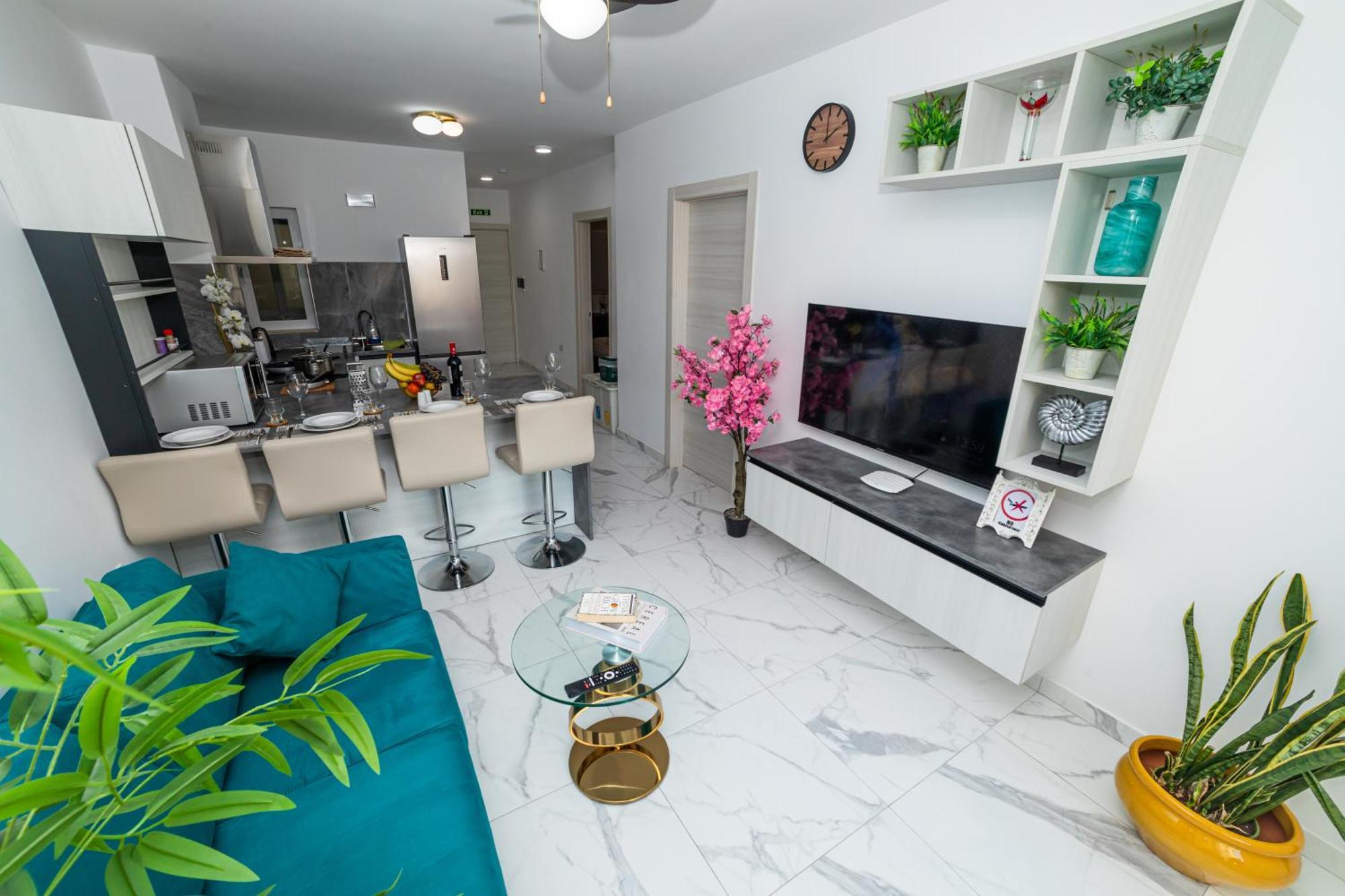 Sea Breeze, Spacious 2-Bedroom Lux Seaside Apartments เซนต์พอลส์เบย์ ภายนอก รูปภาพ
