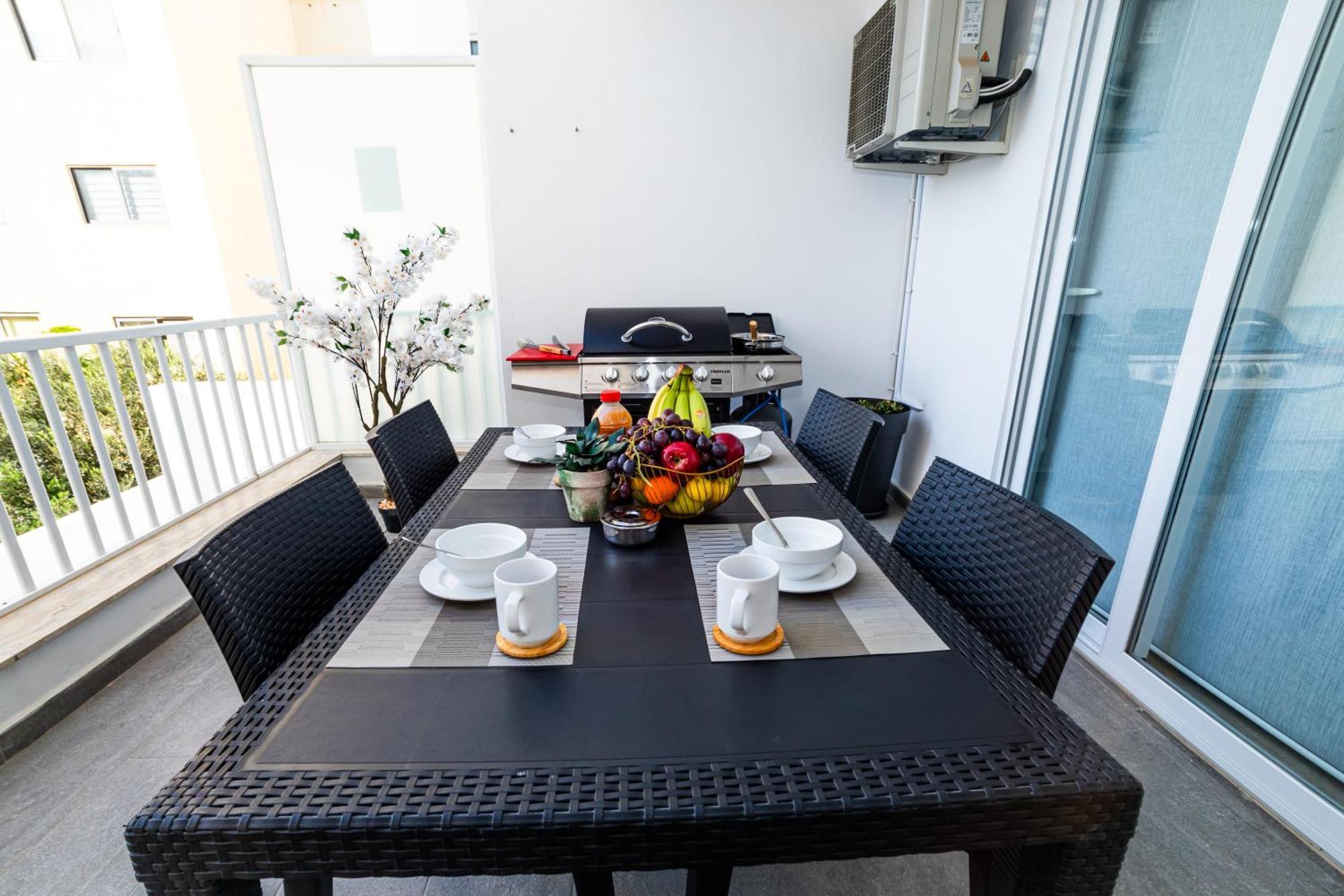 Sea Breeze, Spacious 2-Bedroom Lux Seaside Apartments เซนต์พอลส์เบย์ ภายนอก รูปภาพ